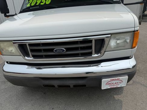 Used 2005 Ford E-350 and Econoline 350 Super Duty RWD image 29