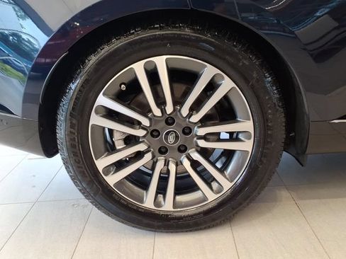 Used 2023 Land Rover Range Rover SE AWD/4WD image 9