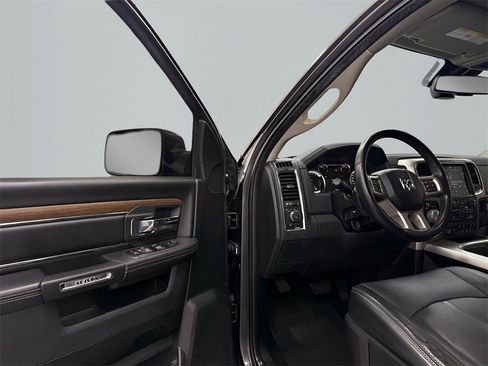 Used 2018 RAM 1500 Laramie w/ Convenience Group image 9