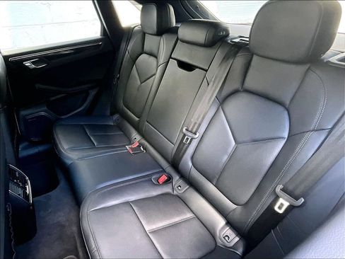 Certified 2026 Porsche Macan AWD/4WD image 22