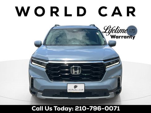 Used 2025 Honda Pilot Touring image 8