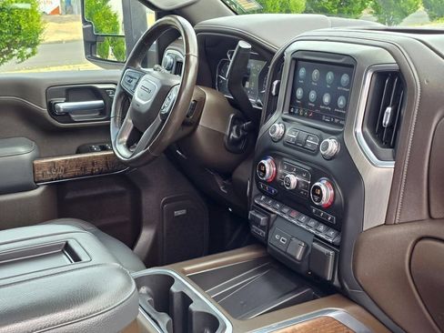 Used 2022 GMC Sierra 3500 Denali w/ Denali Ultimate Package AWD/4WD image 20