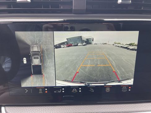 Used 2024 GMC Sierra 1500 Denali w/ Denali Reserve Package AWD/4WD image 17