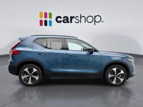 Used 2025 Volvo XC40 B5 Plus AWD/4WD image 6