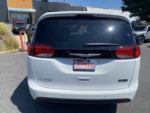 New 2026 Chrysler Voyager LX image 6