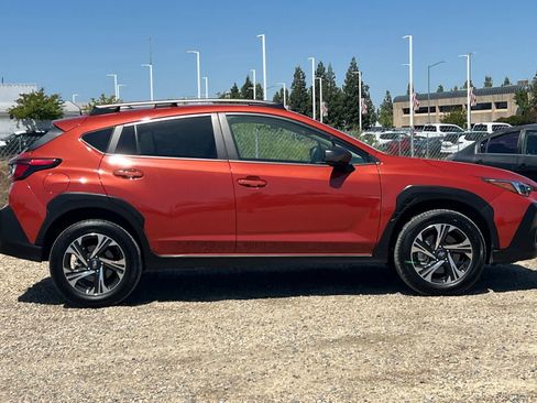 Used 2024 Subaru Crosstrek 2.0i Premium w/ Crosstrek Mirror Package AWD/4WD image 9