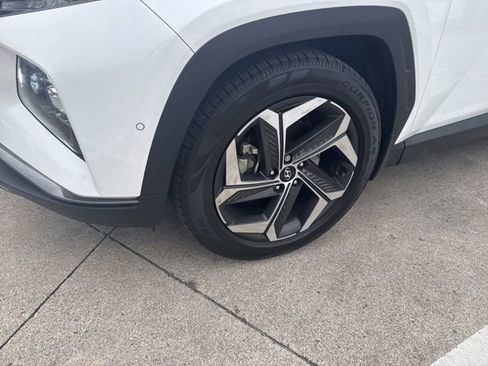 Used 2024 Hyundai Tucson Limited FWD image 2