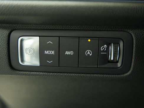Used 2024 Chevrolet Traverse RS w/ LPO, Floor Liner Package AWD/4WD image 32