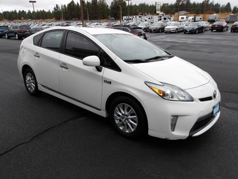Used 2013 Toyota Prius Prime Plug-In Hybrid FWD image 7
