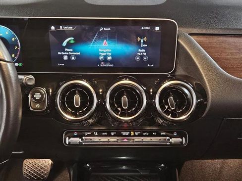 Used 2021 Mercedes-Benz GLA 250 w/ Premium Package image 15