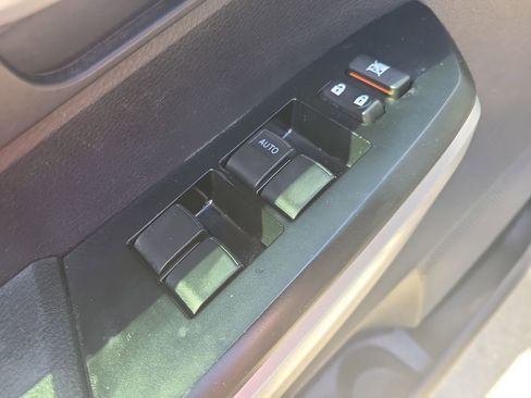 Used 2015 Toyota Tundra SR5 image 14