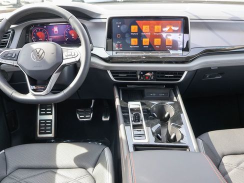 New 2025 Volkswagen Atlas Peak Edition SE image 36