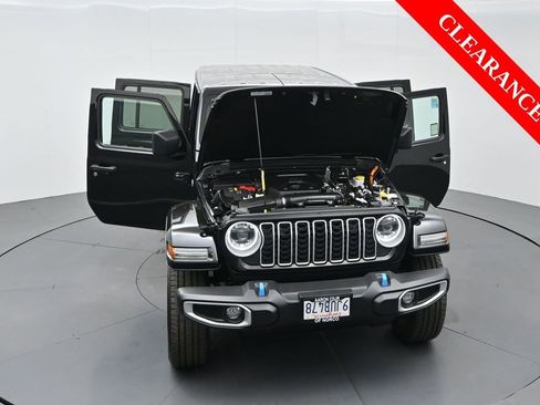 Used 2024 Jeep Wrangler Unlimited Sahara image 40