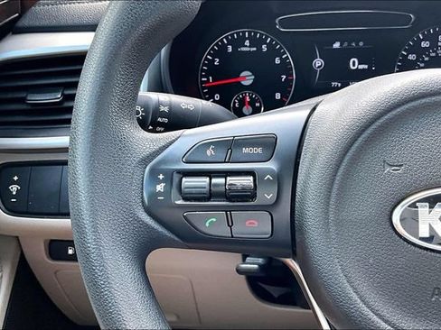 Used 2018 Kia Sorento FWD image 11