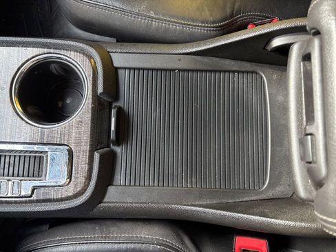 Used 2015 GMC Acadia SLT image 38