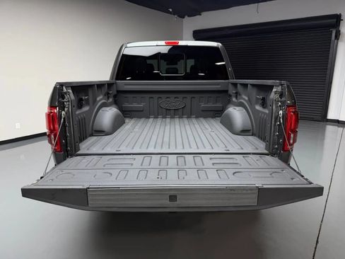 Used 2015 Ford F150 Platinum w/ Equipment Group 701A Luxury AWD/4WD image 14