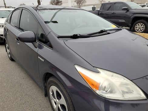 Used 2013 Toyota Prius Two image 9