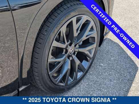 Used 2025 Toyota Crown Signia w/ Advanced Technology Package AWD/4WD image 12