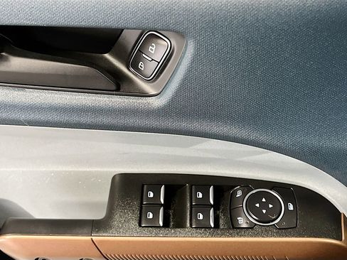 Used 2022 Ford Maverick Lariat w/ Lariat Luxury Package image 17