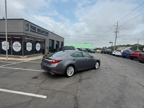 Used 2018 Lexus ES 350 w/ Luxury Package w/Wood Trim FWD image 16