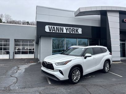 Used 2024 Toyota Highlander Platinum