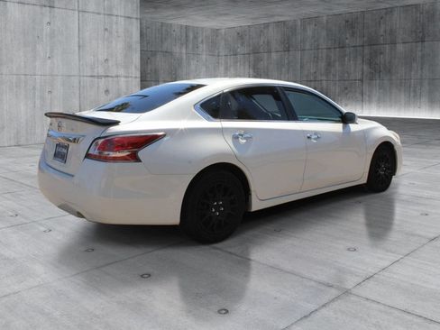 Used 2015 Nissan Altima 2.5 FWD image 5