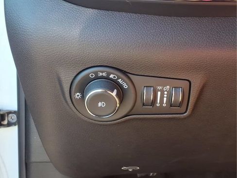 Used 2025 Jeep Compass Trailhawk w/ Trailer Tow Group AWD/4WD image 14