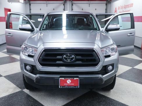 Used 2022 Toyota Tacoma SR5 RWD image 24