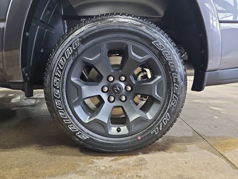 New 2026 RAM 1500 4x4 Crew Cab image 31