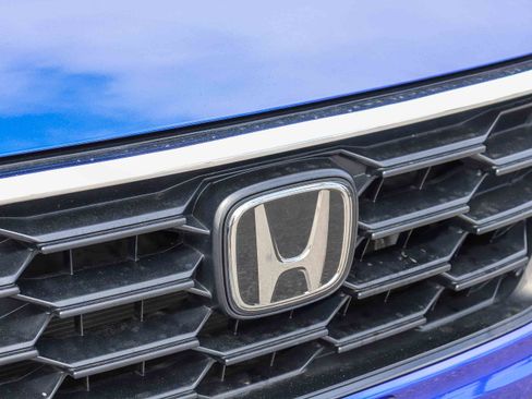 Used 2025 Honda CR-V LX image 4