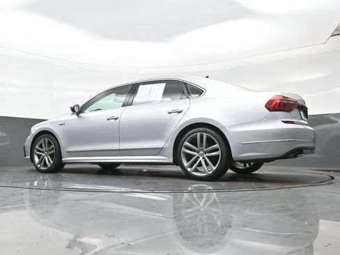 Used 2017 Volkswagen Passat 1.8T R-Line FWD image 26