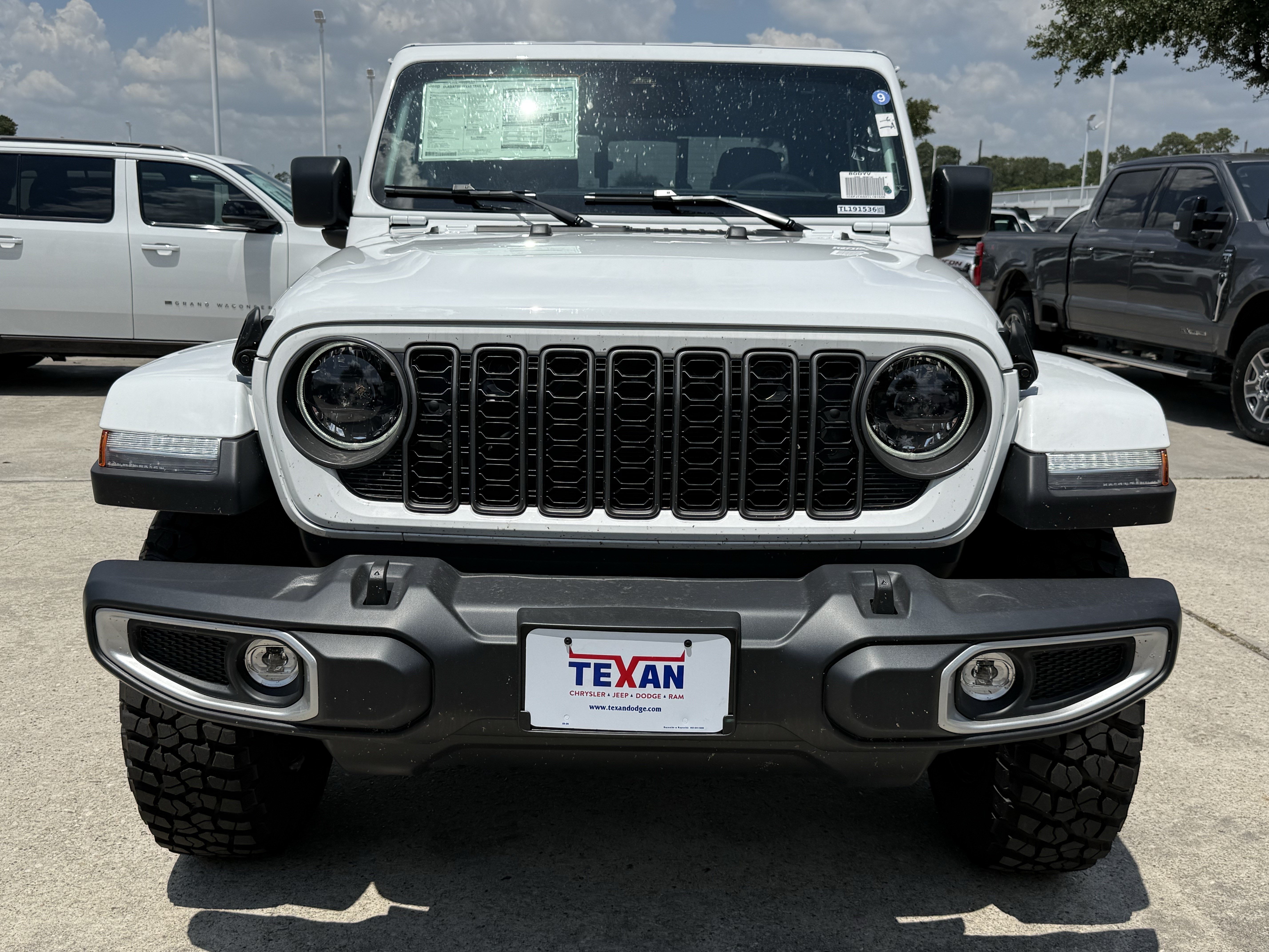 New 2026 Jeep Gladiator Mojave AWD/4WD image 7