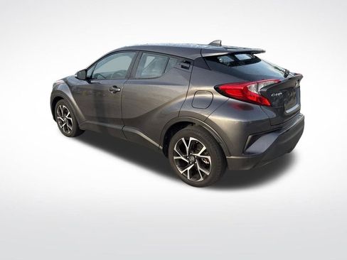 Used 2021 Toyota C-HR XLE image 3