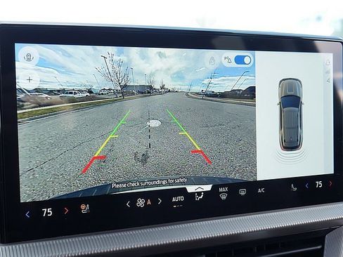 Used 2025 Ford Explorer Active w/ Active Comfort Package image 37