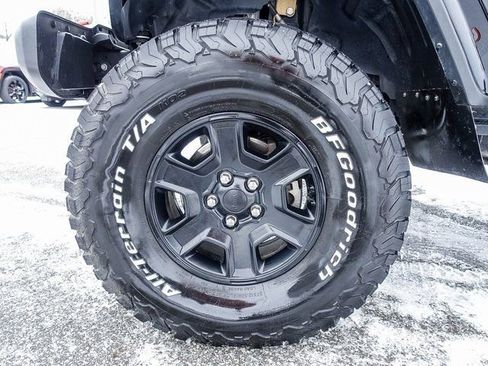 Used 2022 Jeep Gladiator Mojave w/ Cold Weather Group image 20