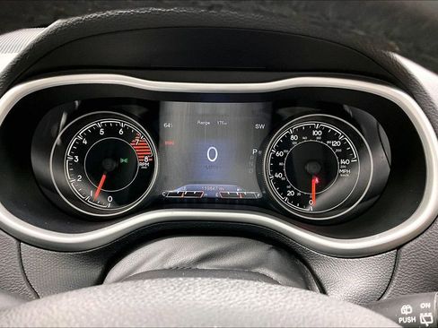 Used 2017 Jeep Cherokee Limited w/ Luxury Group image 24