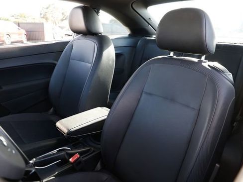 Used 2018 Volkswagen Beetle 2.0T S image 9