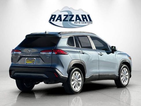 Used 2022 Toyota Corolla Cross LE image 3