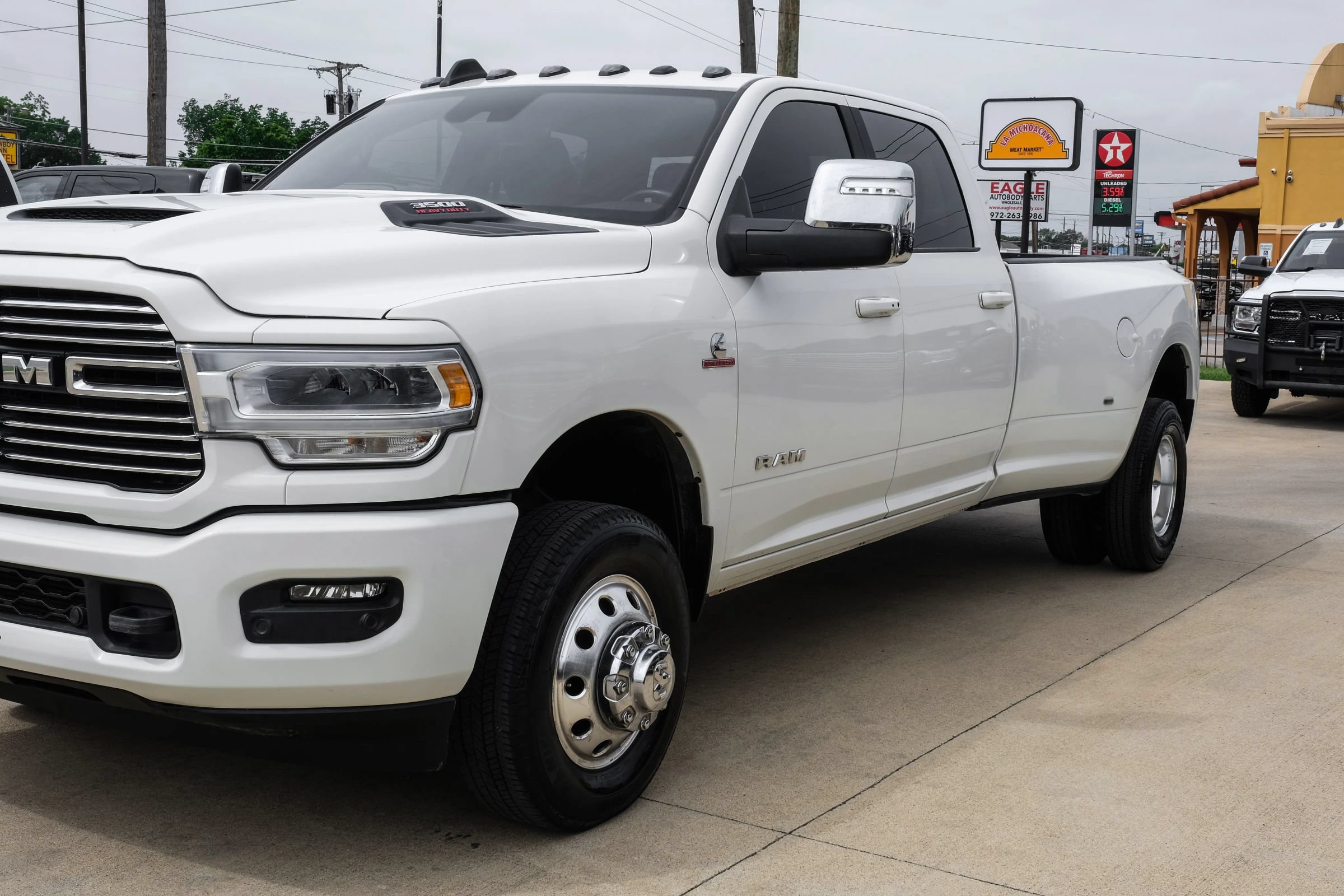 Used 2024 RAM 3500 Laramie w/ Sport Appearance Package AWD/4WD image 10