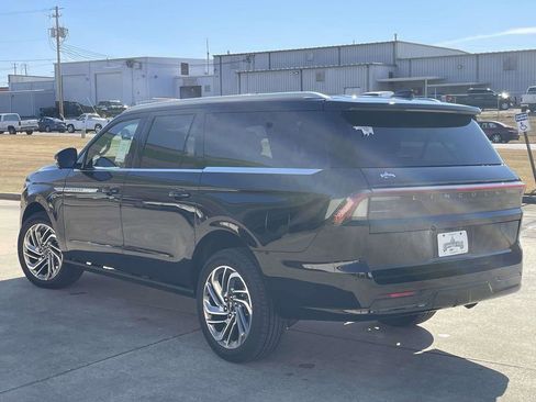 New 2025 Lincoln Navigator L Reserve image 5