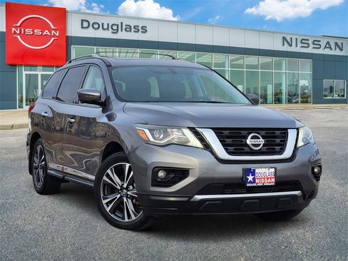 Used 2018 Nissan Pathfinder Platinum image 1