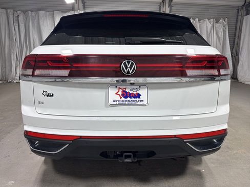 Used 2025 Volkswagen Atlas Cross Sport SE FWD image 6