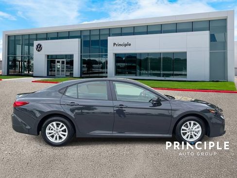 Used 2026 Toyota Camry LE FWD image 5