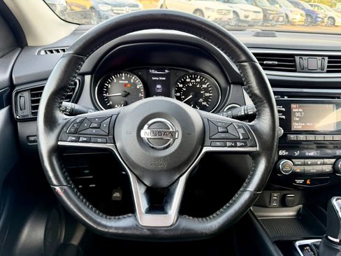 Used 2018 Nissan Rogue Sport SV w/ SV All-Weather Package image 19