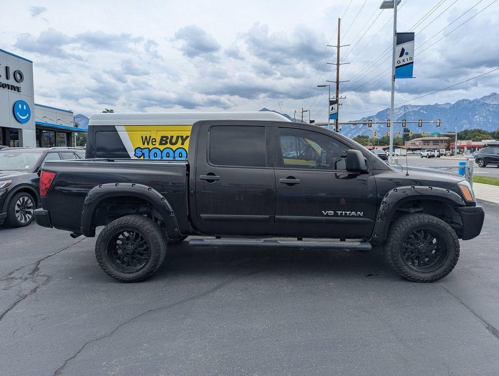Used 2013 Nissan Titan 4x4 Crew Cab image 2