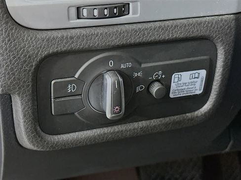 Used 2013 Volkswagen Touareg TDI AWD/4WD image 26