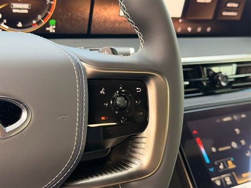 New 2026 INFINITI QX80 4WD image 18