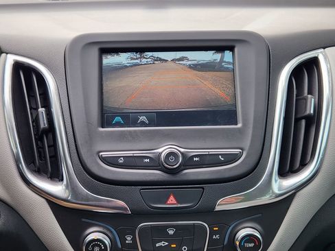 Used 2018 Chevrolet Equinox LS image 17