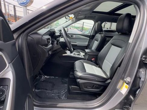 Certified 2023 Ford Explorer XLT w/ Equipment Group 202A AWD/4WD image 17