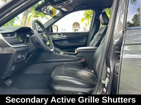 Certified 2024 Jeep Grand Cherokee Altitude image 18